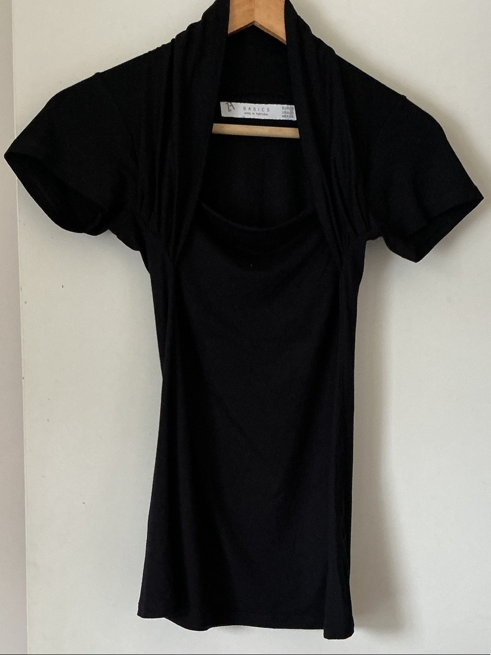 ZARA Black Short-Sleeve Women's Top